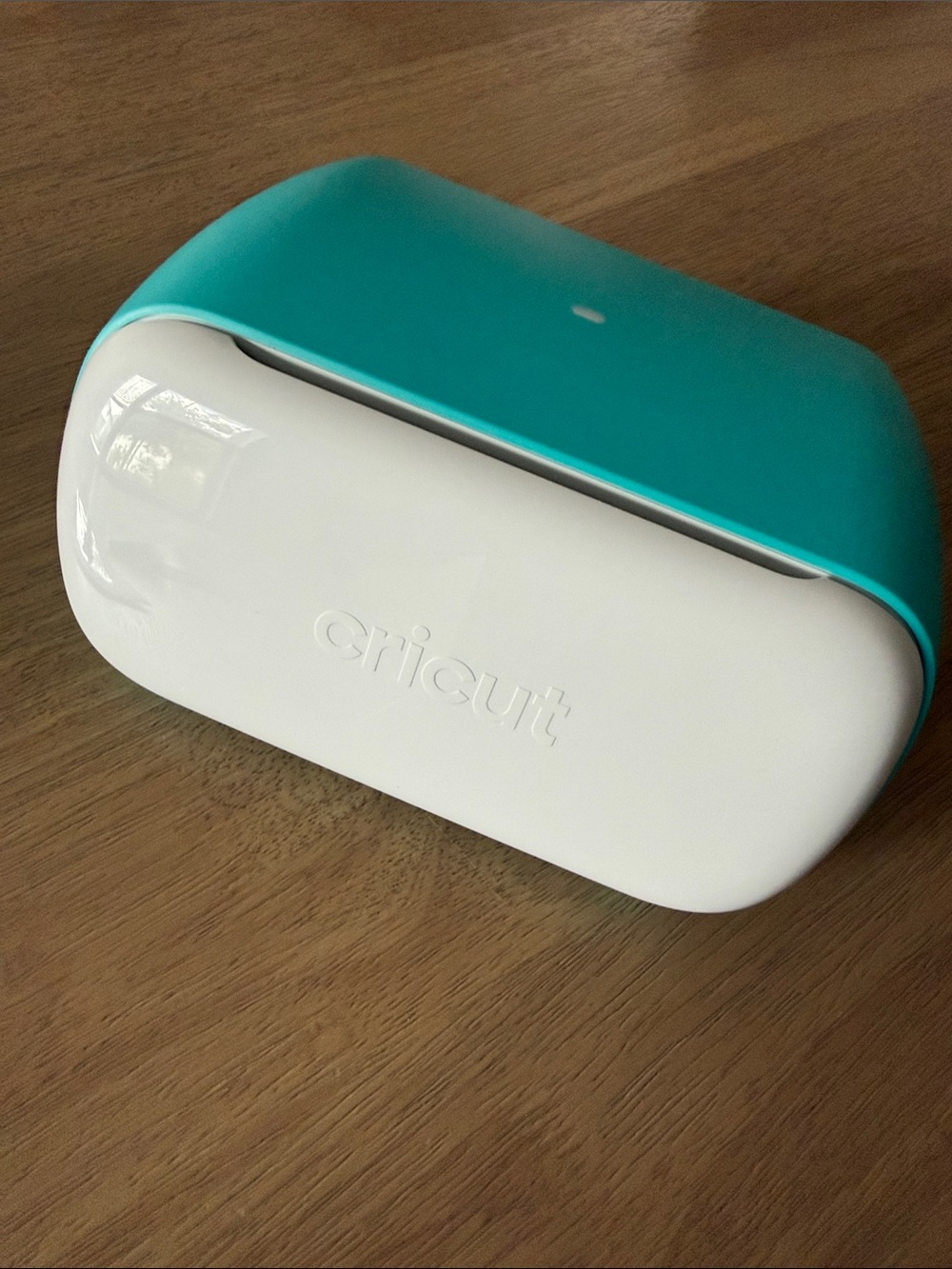 Cricut Joy Kit with Teal and White Machine and Assorted Pens and Labels - Picture 9 of 12